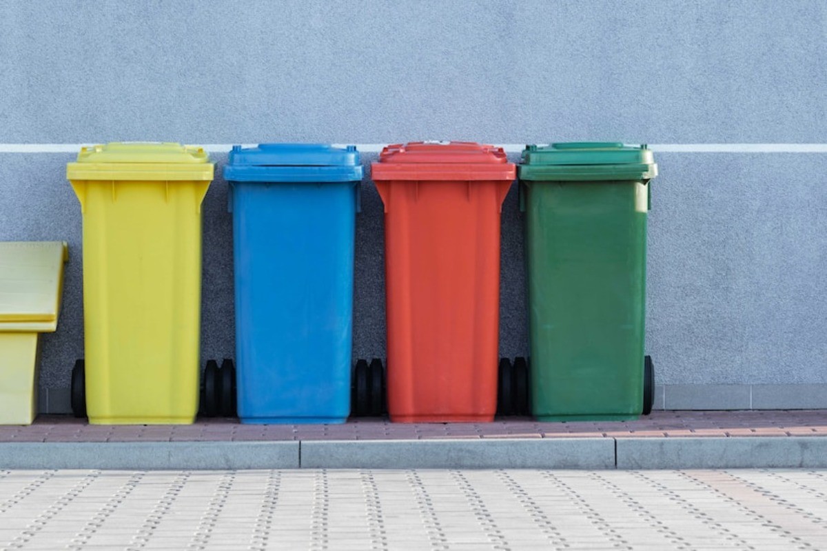 Placing waste containers on the streets of the district Canggu